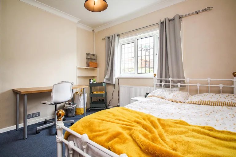 LandNerds_'s tweet photo. For sale: Derbyshire 
13 beds- 3 baths- 3 kitchens 

- Fully licensed detached HMO
- Additional 3 bed detached cottage
- £55,000 per annum rental 

A hassle free investment opportunity with good yield. Potential for expansion subject to planning permission

£950,000 

#property https://t.co/JBwMYgcZkQ