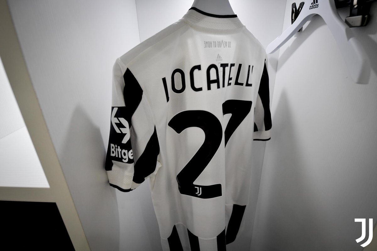 juventusfcen's tweet image. 𝔻𝕣𝕖𝕤𝕤𝕚𝕟𝕘 𝕣𝕠𝕠𝕞 𝕣𝕖𝕒𝕕𝕪! 👕👌

@bitgetglobal 🙌

#JuveChelsea #JuveUCL #ForzaJuve