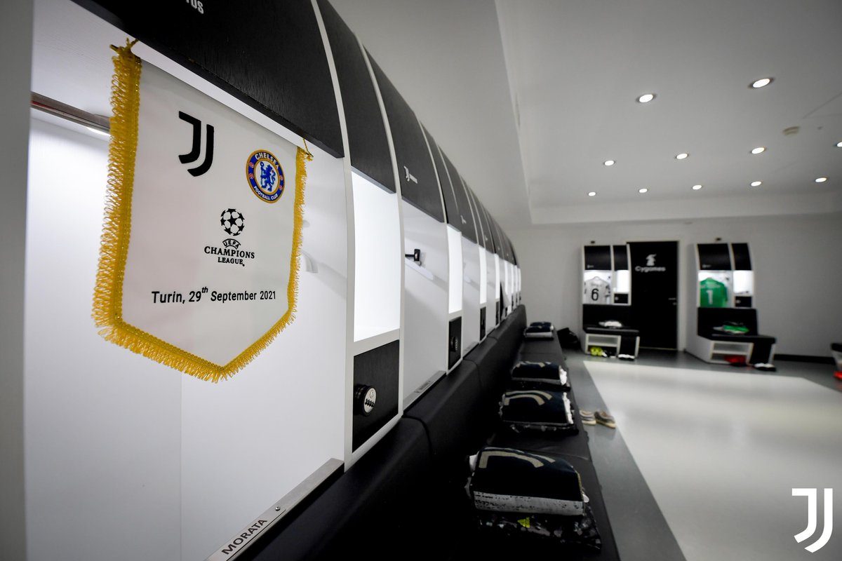 juventusfcen's tweet image. 𝔻𝕣𝕖𝕤𝕤𝕚𝕟𝕘 𝕣𝕠𝕠𝕞 𝕣𝕖𝕒𝕕𝕪! 👕👌

@bitgetglobal 🙌

#JuveChelsea #JuveUCL #ForzaJuve