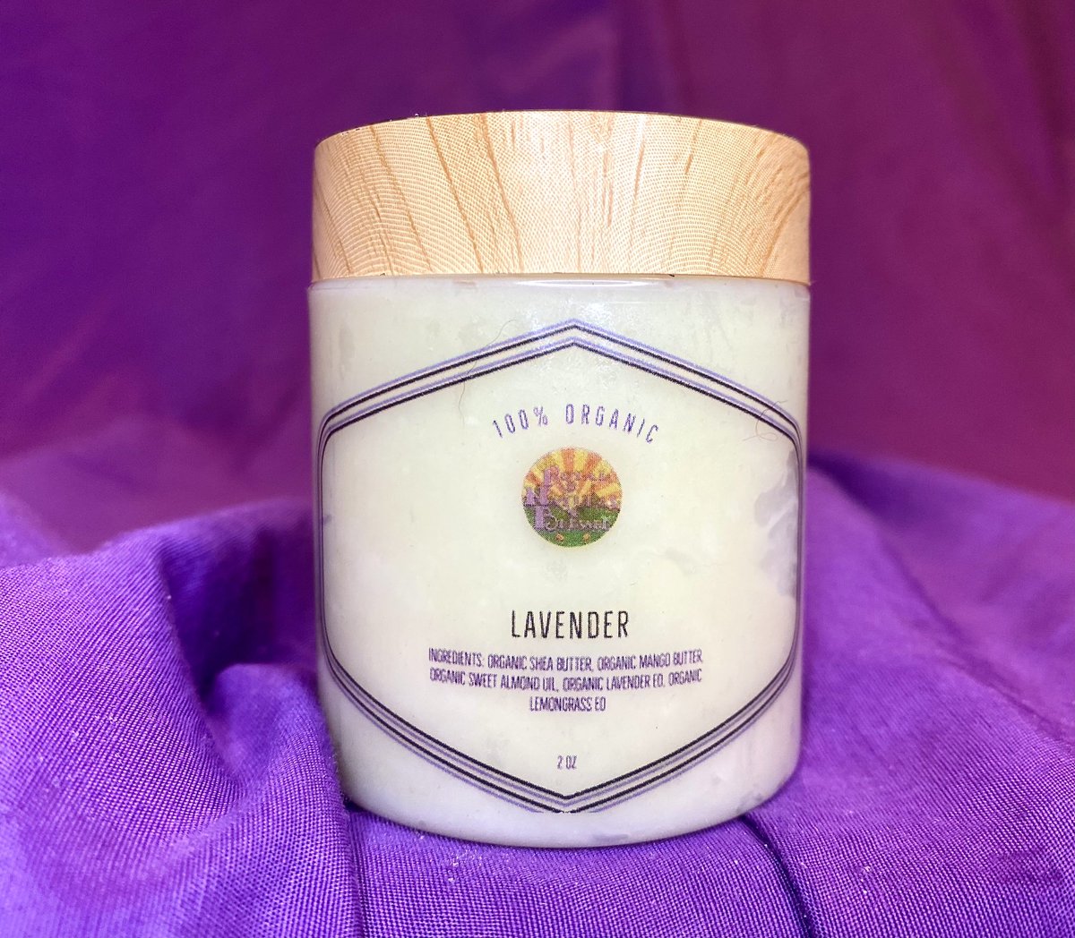 RNB_Holistic's tweet photo. Our 2oz’s travel size butters are great for those who love 
to stay prepared!🎒👜

Have you experienced one the following during your day? 🧐👇🏾
🔸dry/ashy hands 🤲🏾
🔸dry/cracked elbows 💪🏾
🔸dry/cracked heels 🦶🏾
🔸ashy toes 🦶🏾
🔸dry/cracked lips 👄

#blackowned #skincarelover https://t.co/JAtoVDJlKR