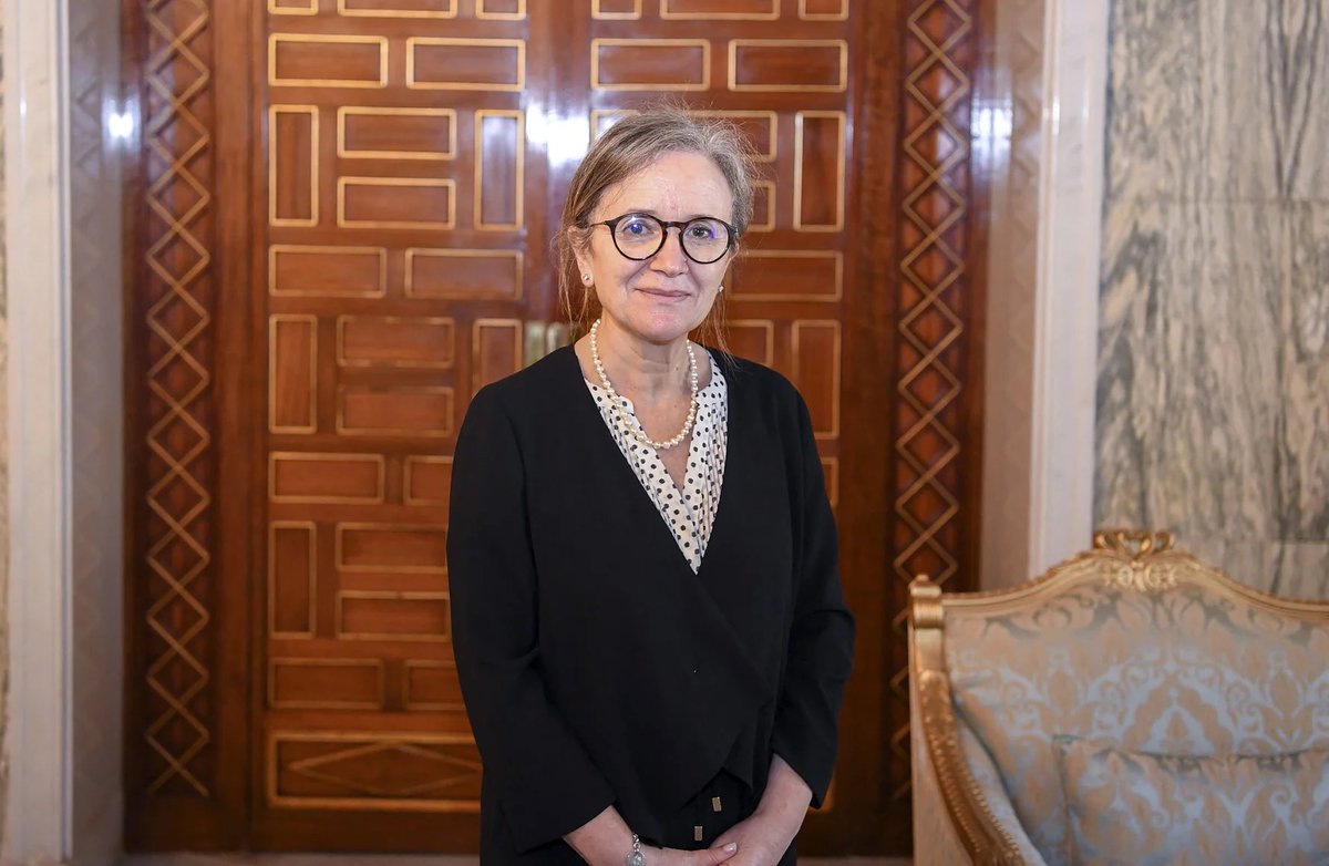 FrancoScarsell2's tweet photo. Una svolta storica arriva dalla Tunisia.Per la prima volta nella storia del Paese nord-africano e nel mondo arabo,infatti, la guida del governo tunisino è stata affidata dal presidente Kais Saied a una donna,Najla Bouden Romdhane.E’una geologa
con esperienza nella banca mondiale. https://t.co/TINBY8UuXm