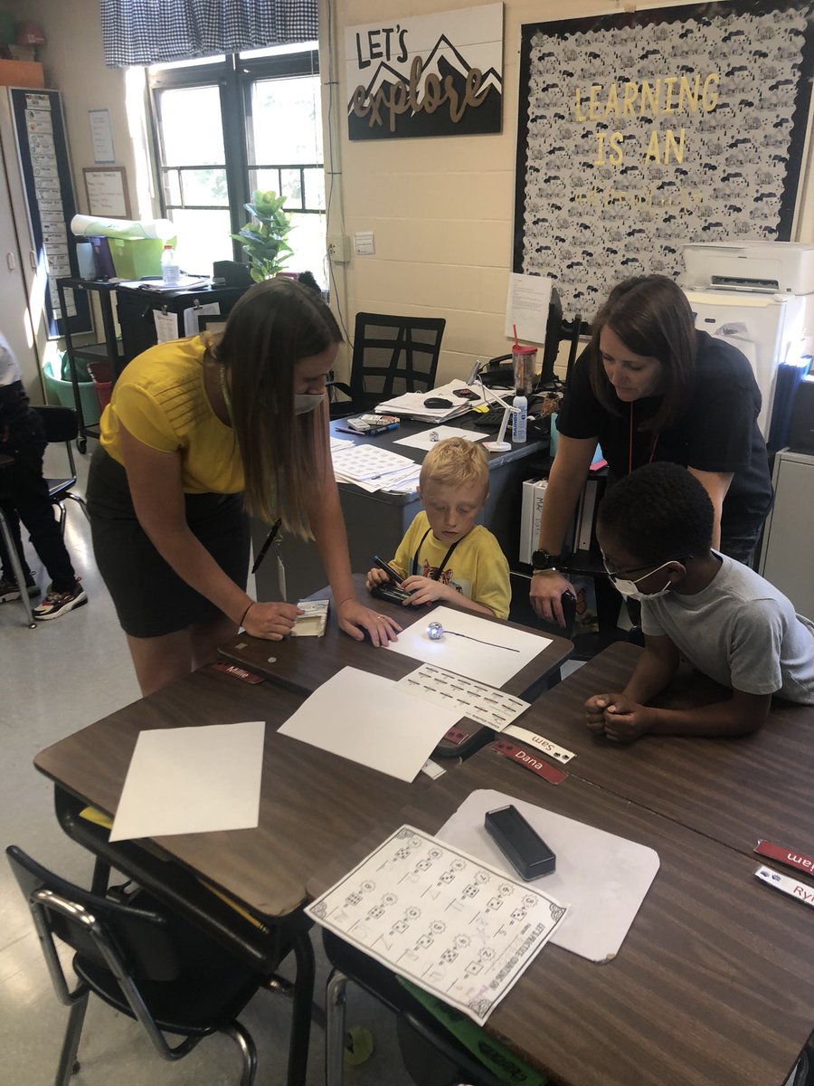 fcsdHR's tweet image. Shout to 3rd grade teacher, Mrs. Sunderman, and our Tech. Integration Coach, @TechCoach513, for a really cool coding lesson using Ozobots!
#STEM