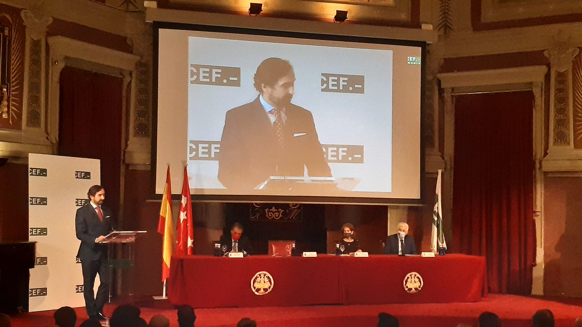 estudiosCEF's tweet photo. .@arturocef Presidente del CEF.- clausura el acto con una mención especial a D. Roque de las Heras, creador de los #premioscef, mostrando su orgullo por dicha iniciativa que hoy cumple su XXI edición. https://t.co/rkSwl42hmV
