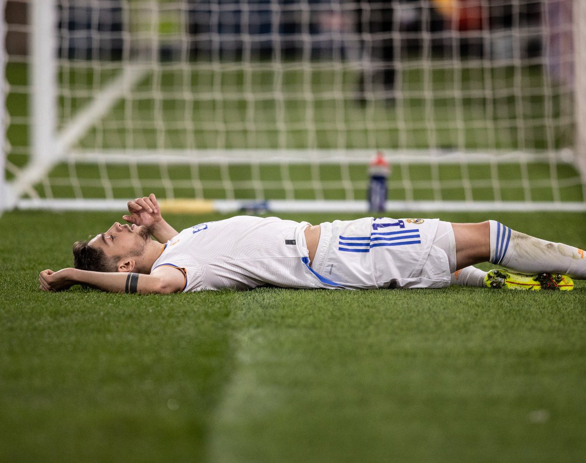 RMCSITE's tweet photo. 📸⚽️ Real Madrid 1 - 2  Sheriff ⚽️📸

La crónica de @soymadrisdista y todas las fotos las encuentras acá: https://t.co/bv6CWYzRV3

#RMCSITE #RMUCL #HalaMadrid #UCL #RealMadridSheriff #RMASHE https://t.co/VLLbCxHcKi