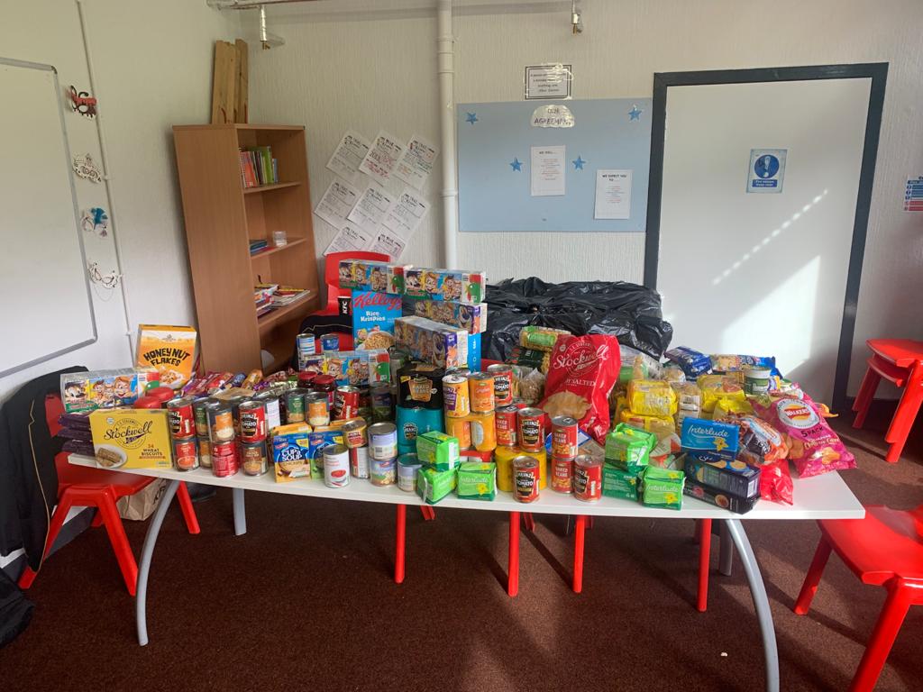 If you have any tins 🥫, dried foods 🍫 or non-perishable items you can spare the Braidhust Food Bank is hoping to send out parcels 📦 to our most vulnerable families very soon... Items can be dropped off at the school office or given to Miss McKenna <a href="/HT_Braidhurst/">Tracey McDermott</a>