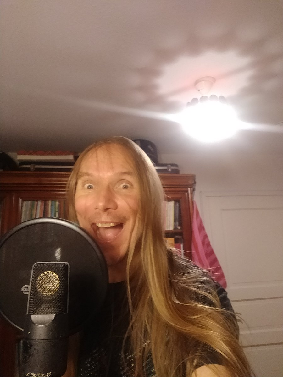 keronsuo's tweet photo. Treenaillaan vähän uutta #Keronsuo'n #musiikki'a, jotta kehdataan kohtapuoliin mennä äänittämään kunnolla @PihkaSoundLasse :n hellän ammattimaisessa huomassa!

Alkaa olla #koronarokote'ttakin aika hyvin niin pitäiskö mennä keikallekin kohtapuoliin?! Minne? https://t.co/EBXWtn0pkK