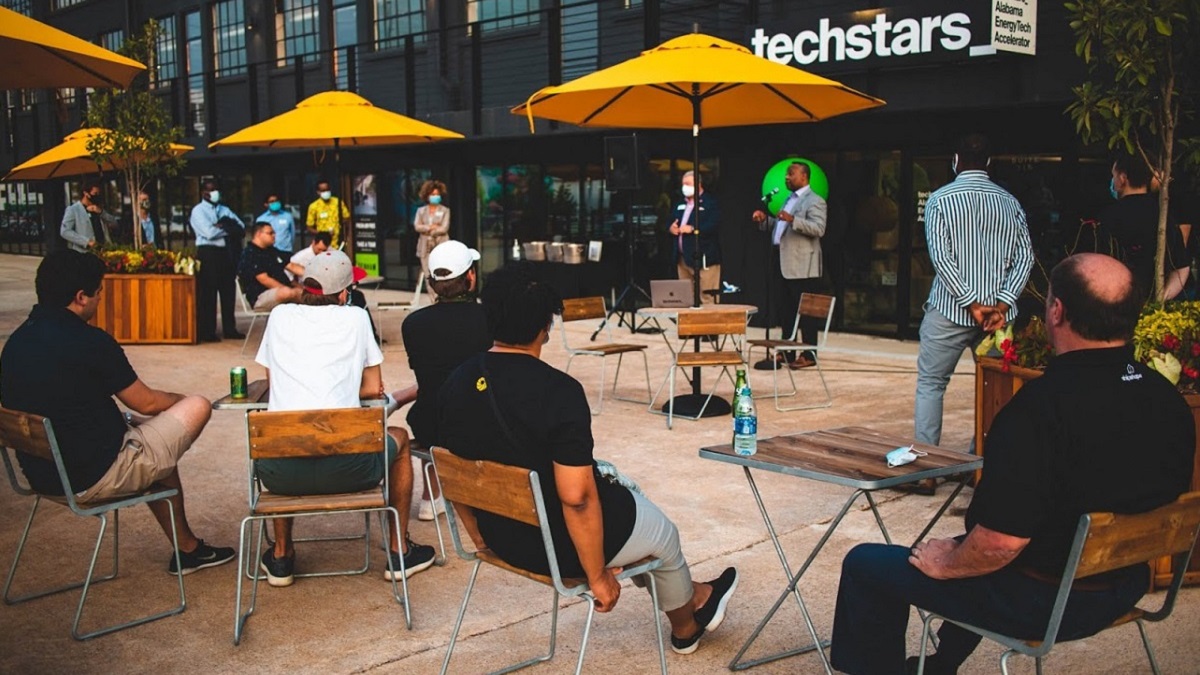 founding's tweet photo. ⚡@techstars Alabama #EnergyTech announces 2021 class→ https://t.co/pIgnCnveeH ←Including #Moduly (@MontrealFI Alumni), a smart #EnergyStorage platform addressing issues btwn power #utilities &amp; mass population such as GHG emissions, #energy overproduction &amp; peak consumptions https://t.co/Y1aZejMptT