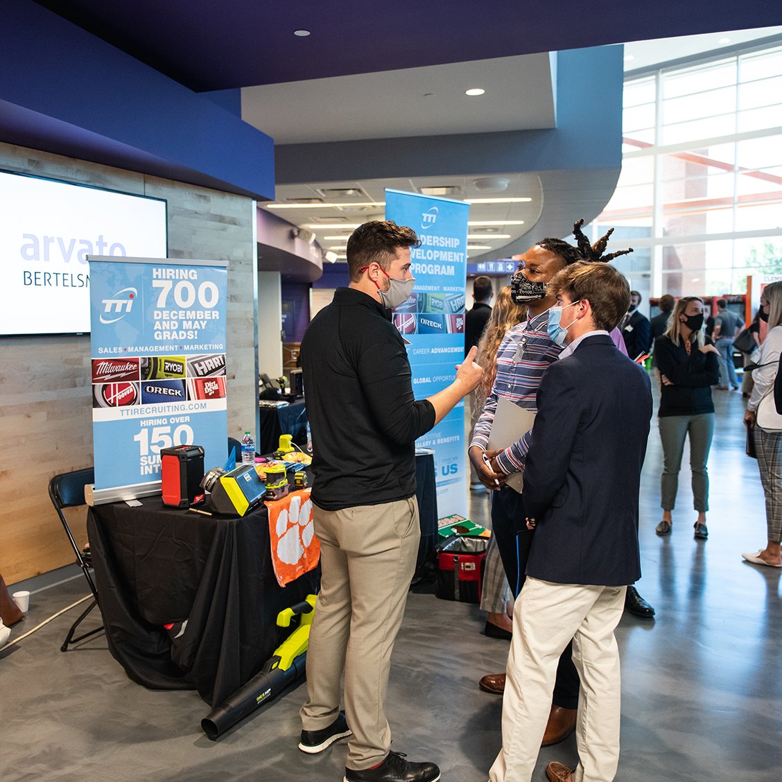 ClemsonSA's tweet photo. The first in-person Career Fair of 2021 was a success! Thank you to all of the students and sponsors who attended last week. We can't wait to see what your future holds Tigers! #ExperienceSuccess https://t.co/1mcdBGhmVT