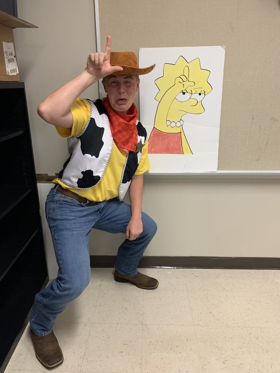 WIL2125's tweet photo. Live look at Woody on Friday after the game😤 @VictoriaISD #vehs #bob21 https://t.co/AoKveXaKjD