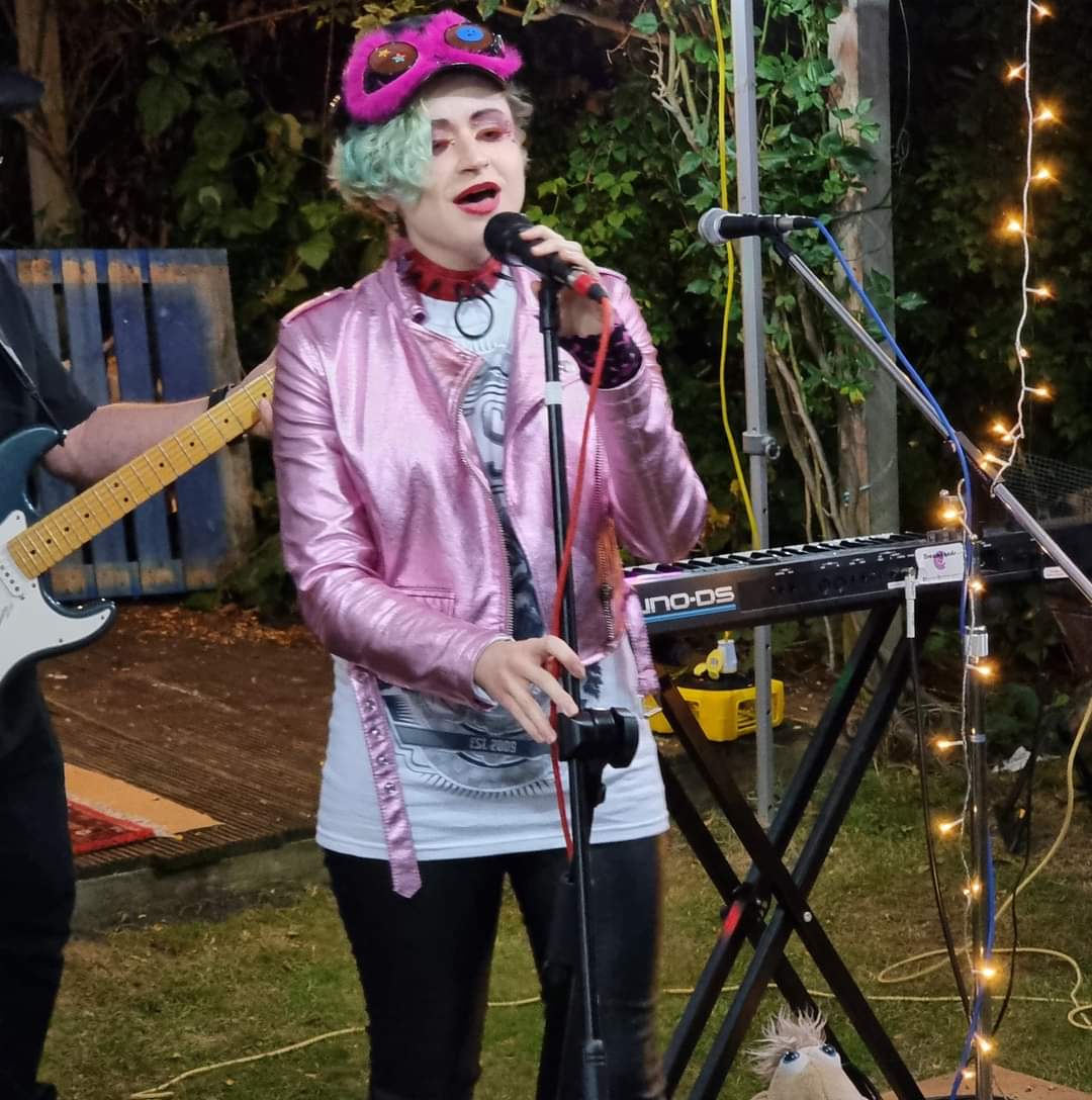 Check out this link m.youtube.com/channel/UCO0Il… to see the fab videos taken by the talented <a href="/LouieLondonUK/">Louie London Media UK</a> of our performance at BRaG10 on Saturday night #dreamheads #indie #kingston #brag