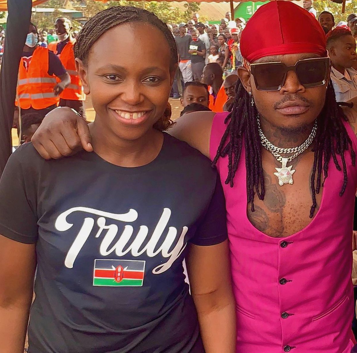 timmytdat's tweet photo. #Wednesdays  we Celebrate #Women   #Supporting  the #tdatCup🏆 an #Annual tournament happening each and every #20thOctober  #WCW today is a #Sports #Fanatic #radio and #tv #host / #personality an #Arsenal fan Miss @carolradull much #Blessings @CarolRadull 
https://t.co/D8OFH21aKF https://t.co/IG8JOiouBz