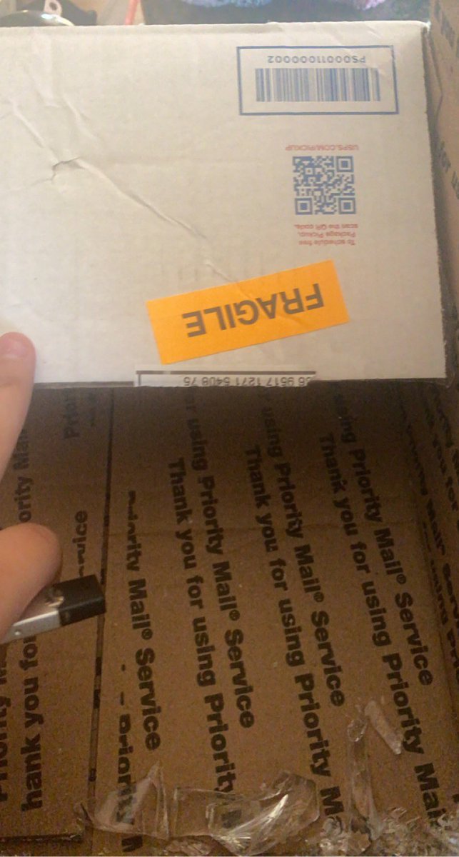Kenz_106's tweet photo. @USPS first y’all literally stole my AirPods from a package, opened it up, had insurance on it, y’all didn’t do shit. Now this gets delivered to me today. Get your shit together. https://t.co/iOGY5kZ9WS