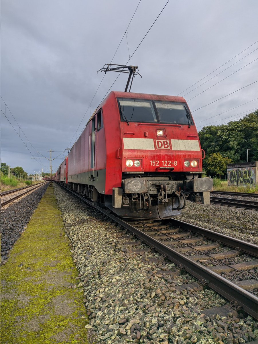 Emberh4wk's tweet photo. Ein dreckiger Kohlezug. ':D
3.600t 8.700kWh #AM -> #HLER
#ausdemDienst https://t.co/e15lk2Qd6B