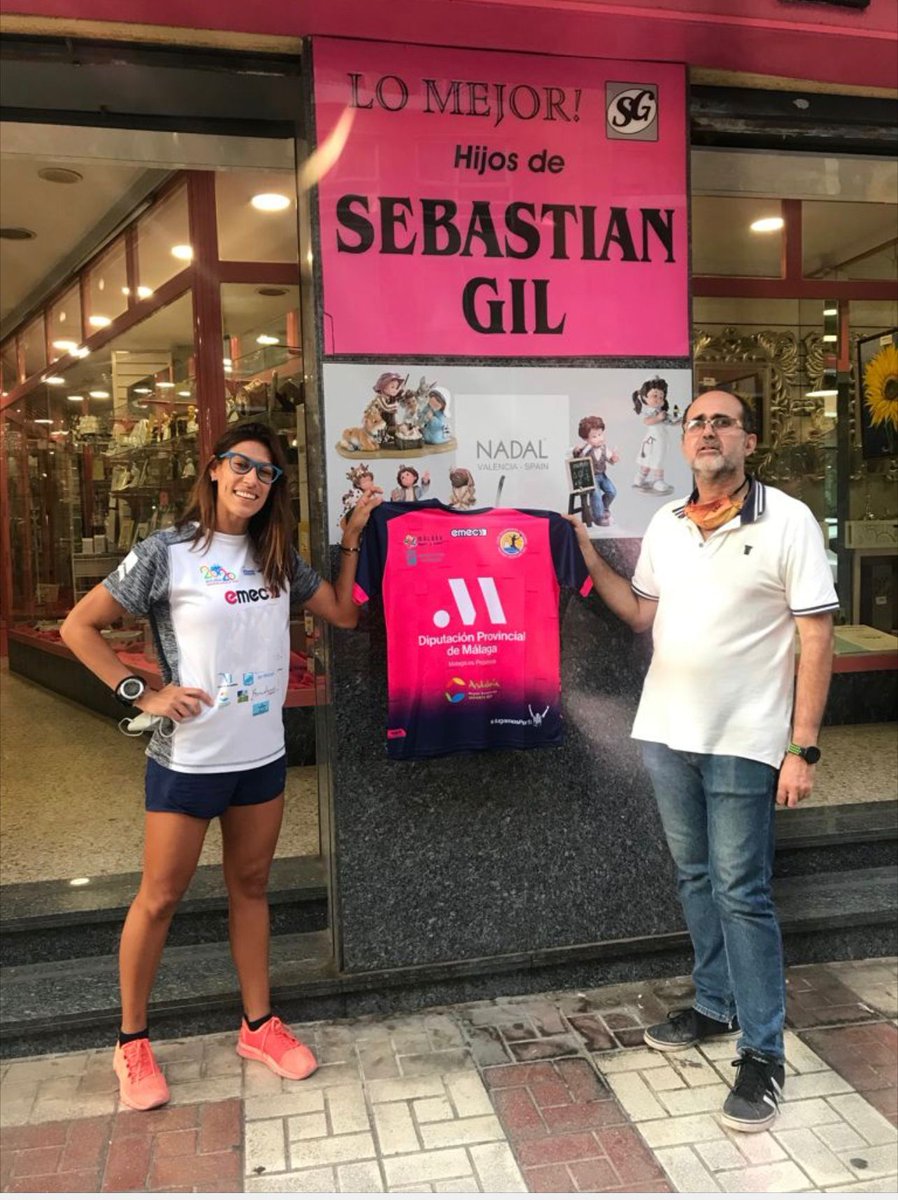 ¡Más buenas noticias!😊

‼️ Nuestra camiseta solidaria ya está disponible en la tienda Lo Mejor (C/Martínez Maldonado) 

Nuestra vicepresidenta <a href="/EstefiMendez85/">Estefania Méndez</a> ya recogió la suya😍

📲 Más información: bit.ly/39VtJo1 

⚫️⚪️ #SomosPanteras