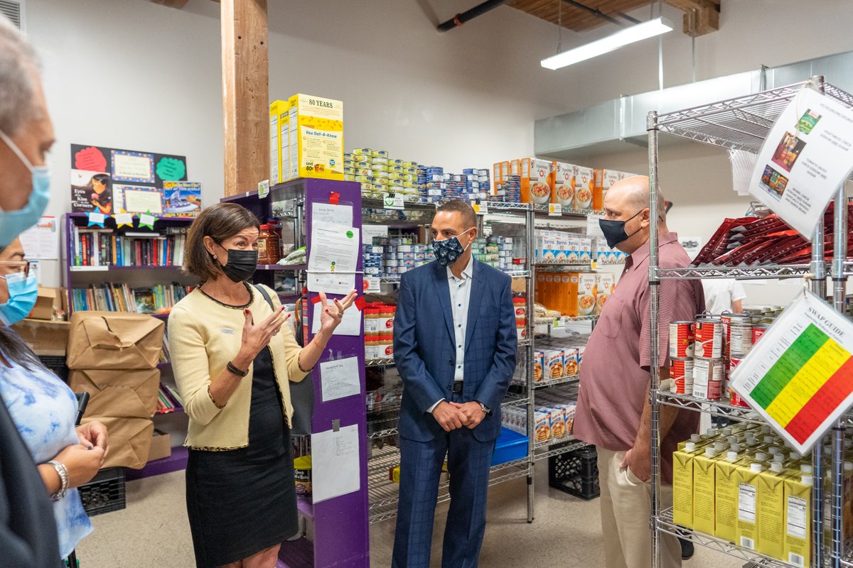 chipmccomb's tweet photo. At the heart of our mission to improve lives and communities is a commitment to ensuring our neighbors have access to nutritious, healthy food. Read more about our work with Connecticut Foodshare this Hunger Action Month: https://t.co/fkhHLH4Cjx https://t.co/CIDuViIDvg