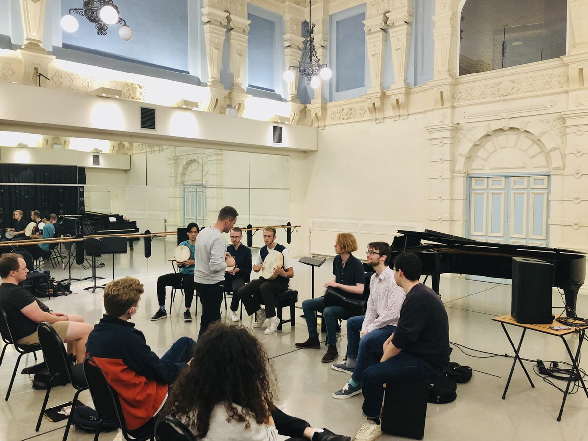 We are back <a href="/RCMLondon/">Royal College of Music</a> and had the great pleasure to start the year with an amazing Masterclass with Rob Farrer. 🤩 He introduced us to instruments most of us never have played like the riqq and frame drum and did a wonderful job. Thanks so much!🌞🥰