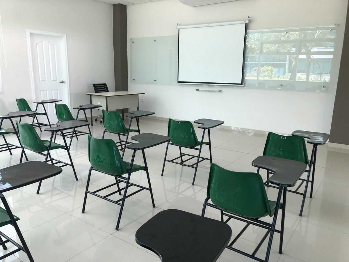Hoy se dio un paso más en el avance de UNACIFOR inaugurando el Edif. De aulas “50 aniversario” ya que entre mis propósitos como Rector de esta prestigiosa institución, es mi deber brindar espacios modernos y vanguardistas para todos los estudiantes.

#UNACIFOR