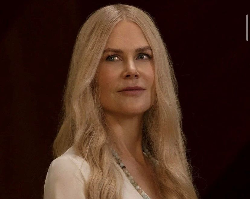 With Eminence Organics on set, Nicole Kidman looked flawless in the buzz-worthy TV series "Nine Perfect Strangers." Nicole's makeup artist shared with Vogue that she achieved an “impeccable glow" using our Bamboo Firming Fluid and the Stone Crop Hydrating Mist. #eminenceorganics