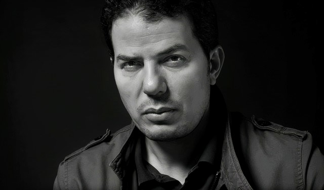 اليوم أكملتُ قراءة كتاب (سقوط العالم الإسلامي) لحامد عبدالصمد وتبين لي التالي:

-حامد هو إنسان ذو فِكر تنويري عبقري قد سبق زمانه بعشرات السنين.
-الفكر الإسلامي المتزمت فكر بشع وقذر ومقرف ونتن جداً ولا يصلح نهائياً لزماننا هذا.
-الطريق أمامنا طويل جداً ونحتاج للتنوير لا للإصلاح.