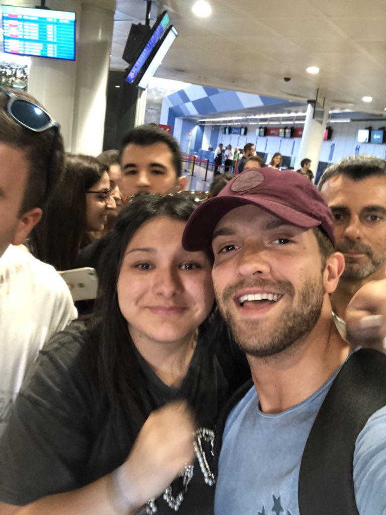 Hola, soy Alicia de Asturias. Tengo 20 años, llevo siguiendo a Pablo desde 2011 y pertenezco al fandom desde 2013. Espero que sirva de ayuda para la gente nueva 💙 #IntegraciónAlboranista