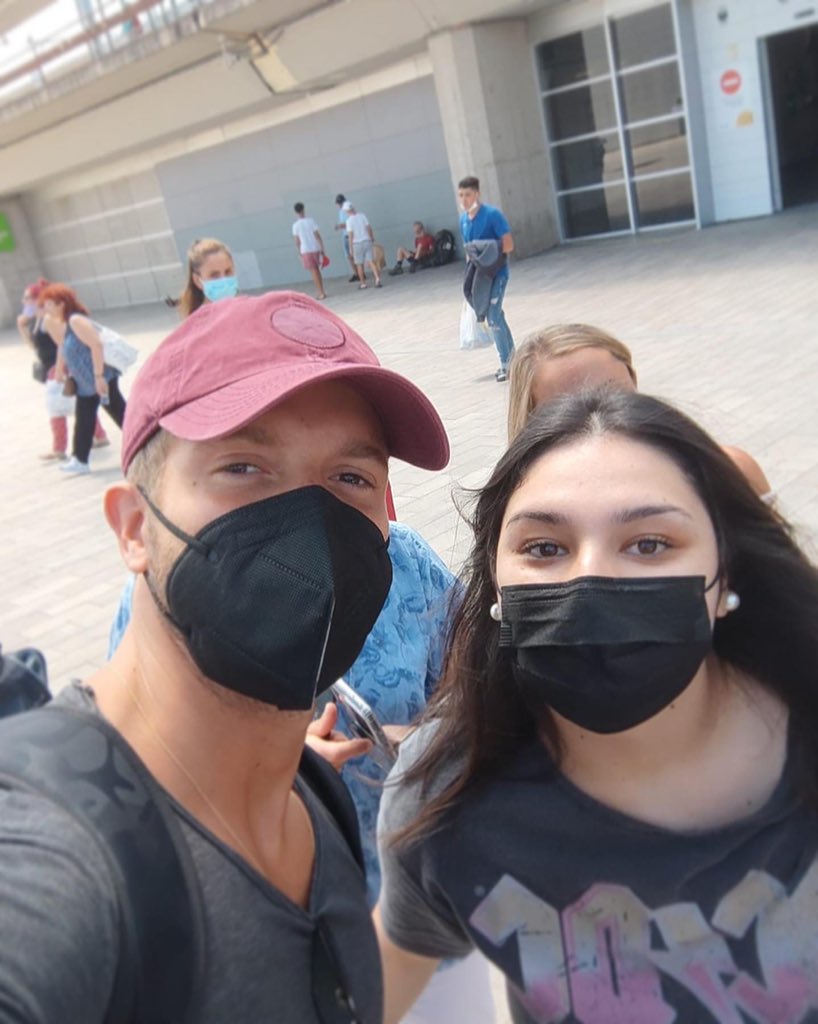 alicialonso_'s tweet photo. Hola, soy Alicia de Asturias. Tengo 20 años, llevo siguiendo a Pablo desde 2011 y pertenezco al fandom desde 2013. Espero que sirva de ayuda para la gente nueva 💙 #IntegraciónAlboranista https://t.co/6UJ3eo8grf