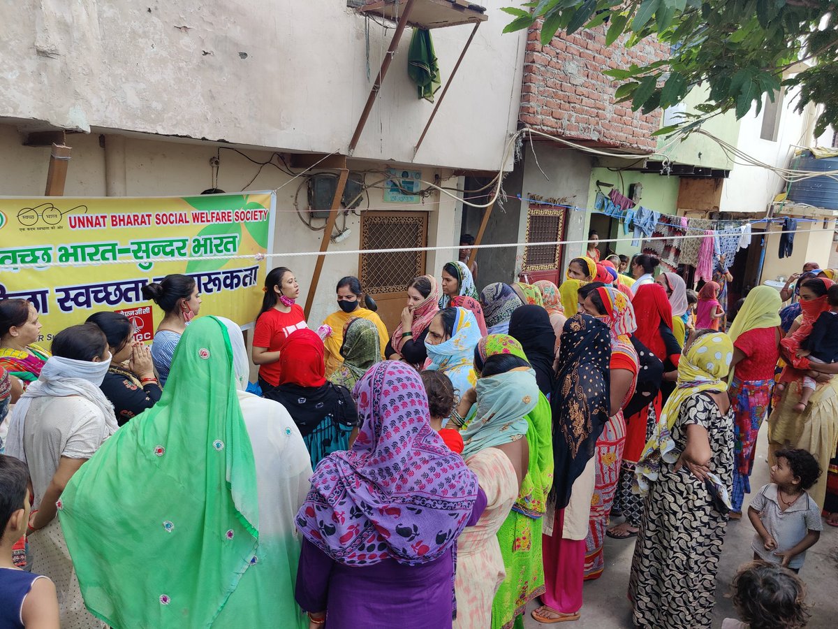 UnnatBharat's tweet photo. 5 days Swachh Bharat - Sundar Bharat.4th day Women hygiene awareness program at Lakshmi nagar slum area Delhi. Distribution of Dustbin, Sanitary Napkins&amp;other hygiene kits
@UnnatBharat @narendramodi @PMOIndia @swachhbharat @SwachhBharatGov @UN_Women @smritiirani @Abhishekmisraub https://t.co/VsyYNGR2rR