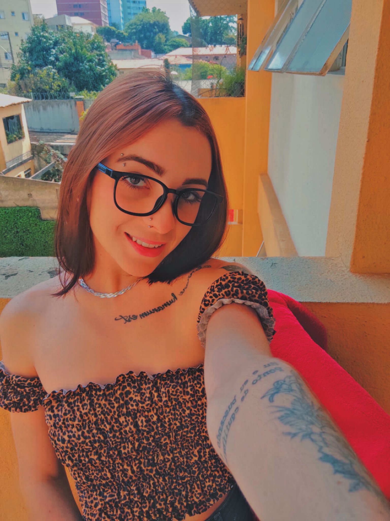 Lary Lacerda Offc on X: Ruivinha, ninfetinha de 153cm, corpo todo  natural!!! @larylacerdainfo t.co59JYPg26q0  X