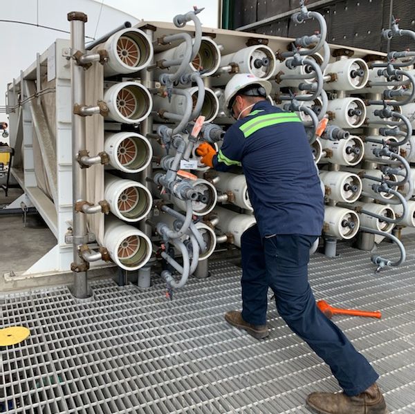 WestBasin's tweet photo. #BehindTheScenes: Operators hard at work replacing reverse osmosis membranes at West Basin's Edward C. Little Water Recycling Facility in El Segundo.
For more information about West Basin's #droughtproof recycled water, please visit https://t.co/Xd1zPGu0Tm https://t.co/WJN057N5XE