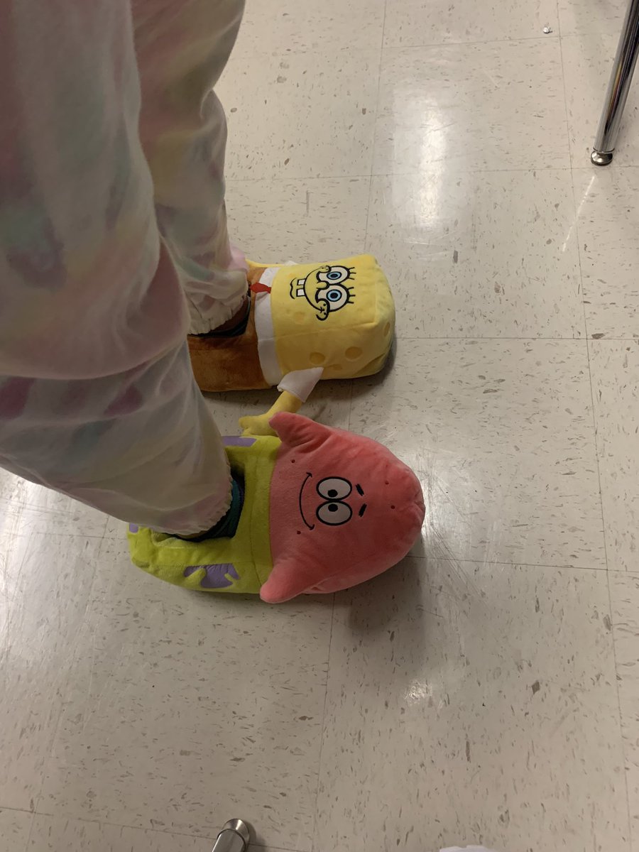 rayofburningsun's tweet photo. retweet if you have seen barbara’s slippers. also retweet for fun. #BOB21 #VWHS @VictoriaISD https://t.co/l7cANgIWfB