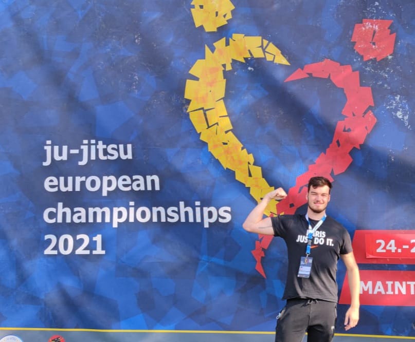 PissarroPrepas's tweet photo. Ancien élève de @LyceePissarro  de @acversailles en prepas , étudiant ingénieur à l @ESITCCaen . Félicitations à Kilian pour sa participation au championnat d Europe de ju jitsu . 
Les mondiaux  en vue  ! 
@ffjudo_inside https://t.co/0wq5AbQSxE