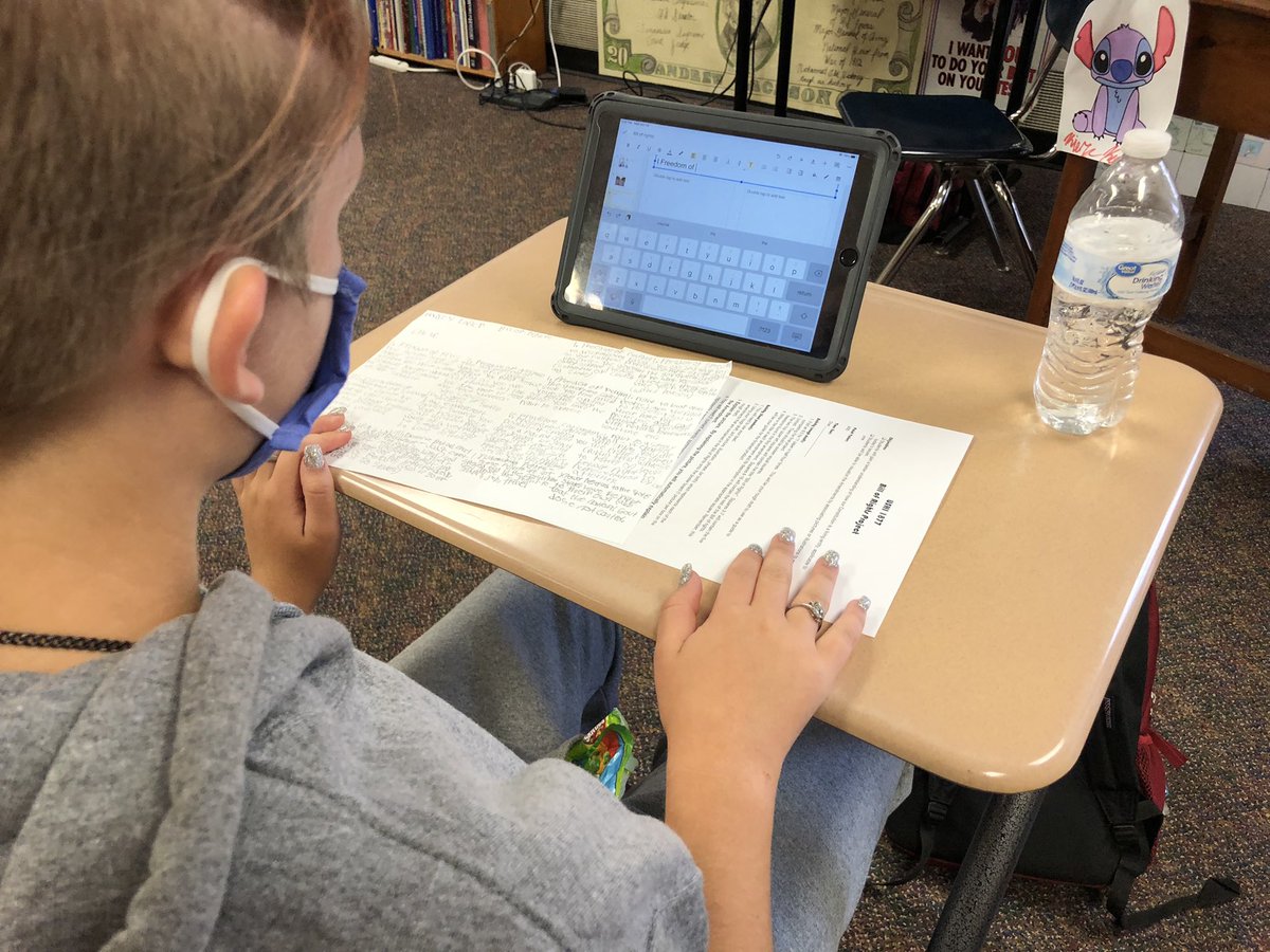 TheHanzels's tweet photo. Sophomores are hard at work to show their mastery of understanding for the Bill of Rights!! We cannot wait to see their finished projects!! ๐ #weare409 #ahsphoenix #ssrocks https://t.co/PDgAIpl5u3
