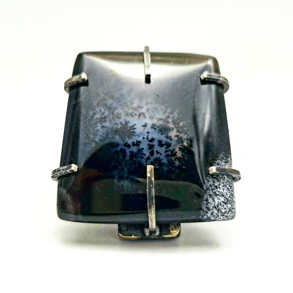 MBelicovici's tweet photo. #Exposed
An almost unabridged perspective of jewelry. An impertinent and unclothed view of each piece, as revealed by the fire itself.
#raw #black #ring #contemporaryart #jewelry #artgallery #moderndesign #casualstyle #streetstyle #JewelryDesigner
#design 
#ジュエリー 
#リング https://t.co/kbssWUtsSk