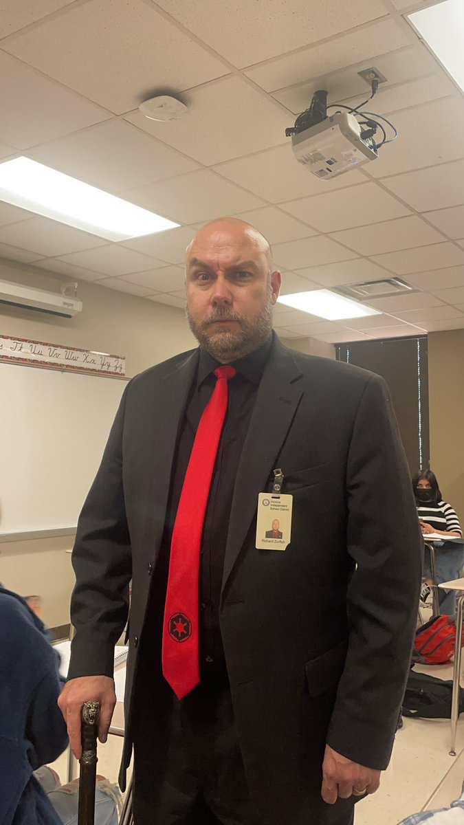 Emilywa75214060's tweet photo. @MrZurfluh He said if I don’t get retweet’s imma fail. Let’s go east !!! @VictoriaISD #bob21 #vehs https://t.co/99Vs3lXfWe