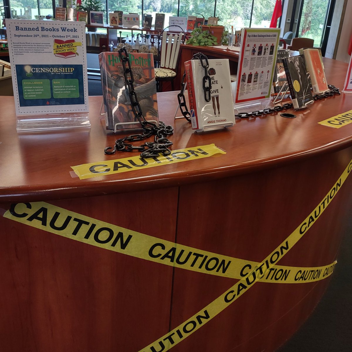 Did you know that The Hate U Give and Harry Potter are banned in some schools and libraries? Visit the KBL to learn about Banned Books Week, an annual awareness campaign that celebrates the freedom to read and draws attention to banned and challenged books. #ala  
@loomischaffee https://t.co/0mS1p6RoFK