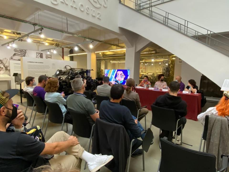 beyond_lyric's tweet photo. Some pictures from last Friday, the presentation of Prince art book tribute BEYOND THE LYRICS: Prince/ Algunas fotitos de la noche del viernes, la presentación del libro arte BEYOND THE LYRICS: Prince #crowdfunding #artbook #funkysoldiers #purplerain #princefans #princefams https://t.co/OfxFcfMw8R