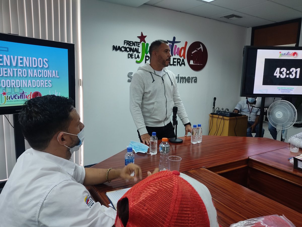 #Enfotos | Luis José Marcano candidato a la Gobernación del estado Anzoátegui y Vicepresidente para el estado del PSUV participa en el encuentro nacional de lideres de la JPGyP, con el tema; La organización en la política como instrumento de lucha.