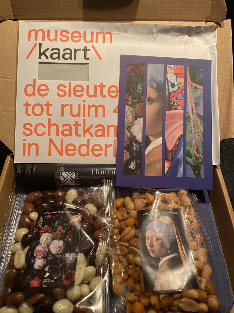 rosadebruin's tweet photo. Today I received this fantastic gift from @KPMG_NL as a thank you for a extraordinary year. This gift enables us, as employees, to enjoy many days of inspiration, fun and wonder over 400 musea. The fact that my employer also supports the cultural sector is fantastic! @museumkaart https://t.co/x714Y2lZQD