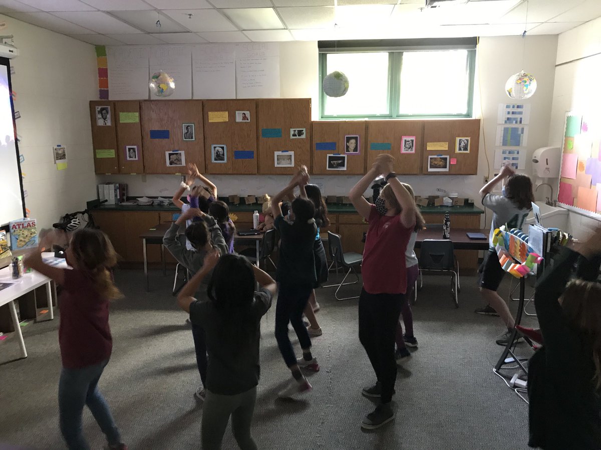 pam_psmith's tweet photo. Wellness Wednesday in Advisory w activities like #justdance #uno and more. Time to have fun w classmates and recharge #RowlandHallMS @RowlandHall @ctlarsen26 https://t.co/kJXza5tGvo