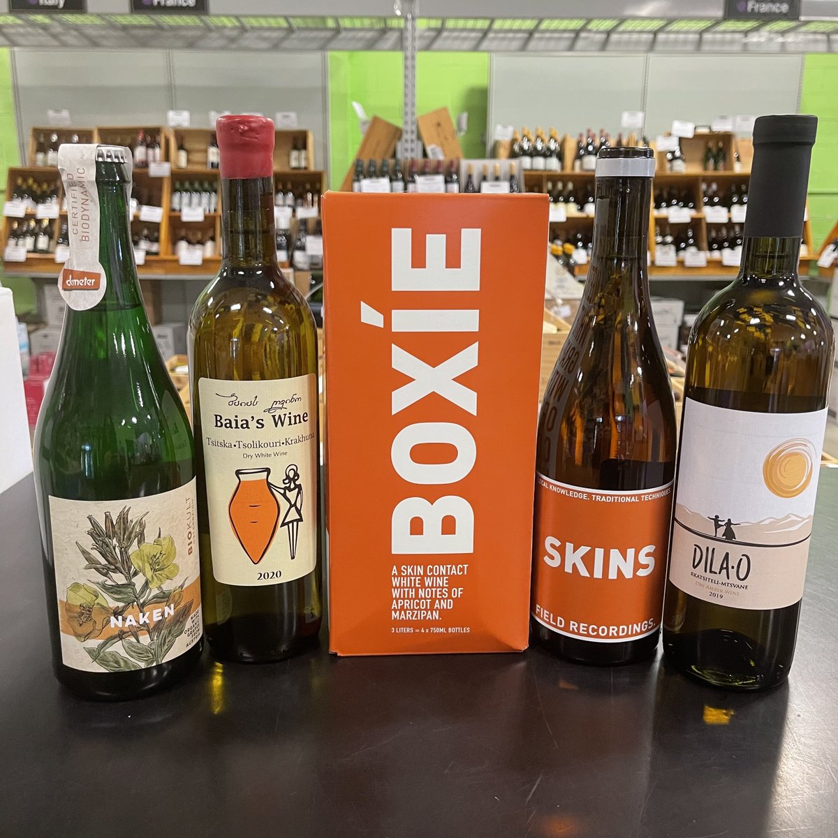 BinEndsWine's tweet photo. Orange is the color of fall. 
.
.
.
#fallisaball #orangewine #usa #austria #georgia #thecountrynotthestate https://t.co/0gXUyduJcs