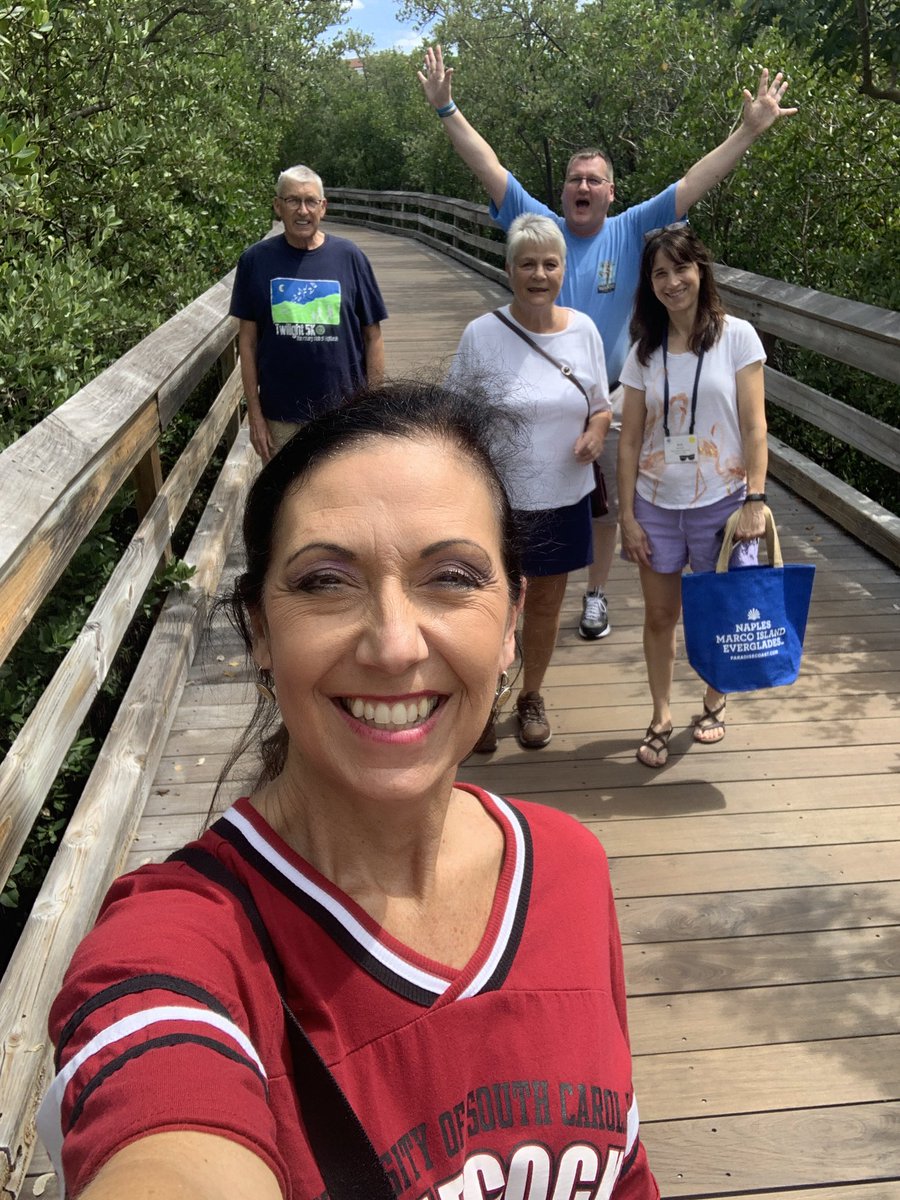 TiffanyErvin's tweet photo. Look at us enjoying our afternoon break from the #NaplesReunion &amp; taking in that Florida sunshine! And yay me getting some exercise with my #RotaryGeek friends! #countingsteps @WKRKMurphyNC #rotary7670 https://t.co/KtT2DoX6om