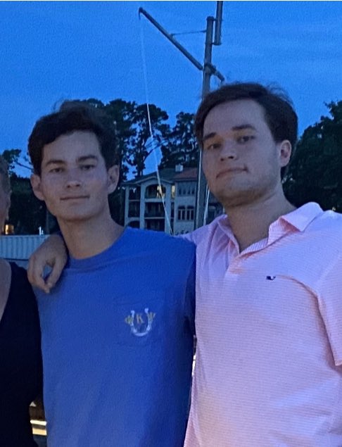 jaso_lisa's tweet photo. Happy National Son’s Day to my two #OleMiss #Rebels! Love you boys!!❤️💙❤️💙 #HottyToddy https://t.co/nJZmfIfztF