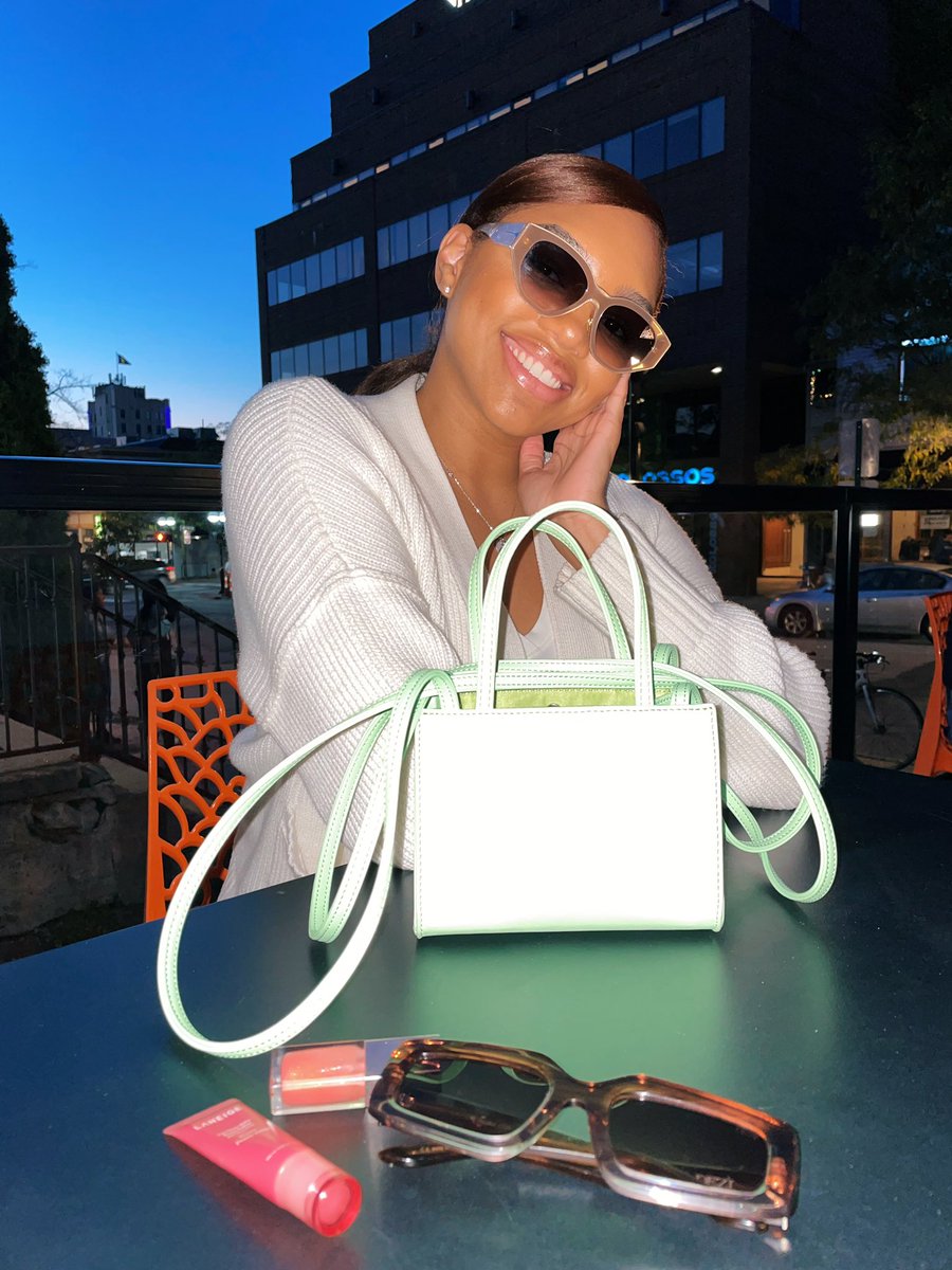 Hunter_Symone's tweet photo. 💚💚@TELFARGLOBAL @DesiPerkins https://t.co/KG0YTBSLxK