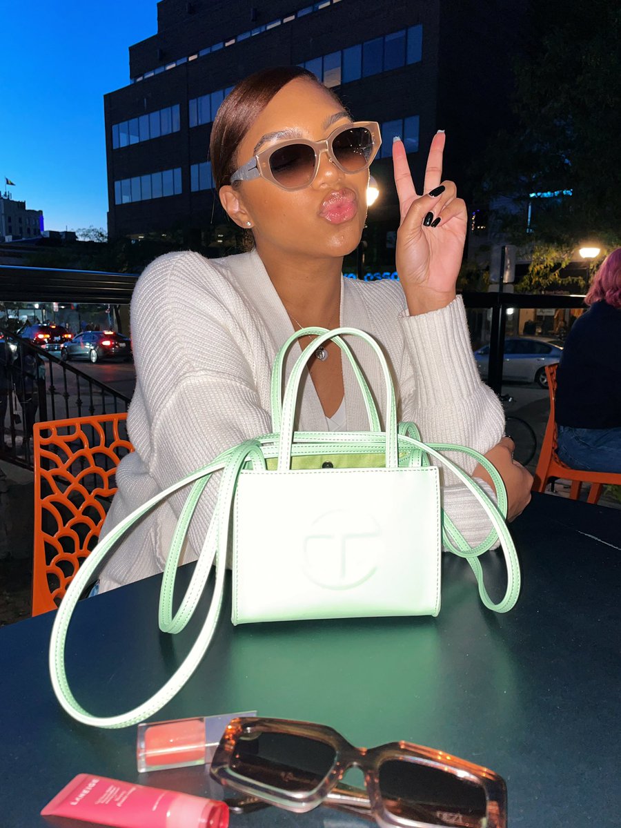 Hunter_Symone's tweet photo. 💚💚@TELFARGLOBAL @DesiPerkins https://t.co/KG0YTBSLxK