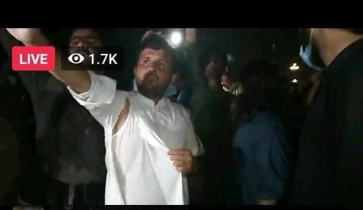 hudaa_012's tweet photo. ظلم سہنا بھی تو ظالم کی حمایت ٹھہرا 

خامشی بھی تو ہوئی پشت پناہی کی طرح 

#StudentsMarchToPMHouse
@ImranKhanPTI
@dcislamabad
@PTIofficial https://t.co/EncFBrNrBs