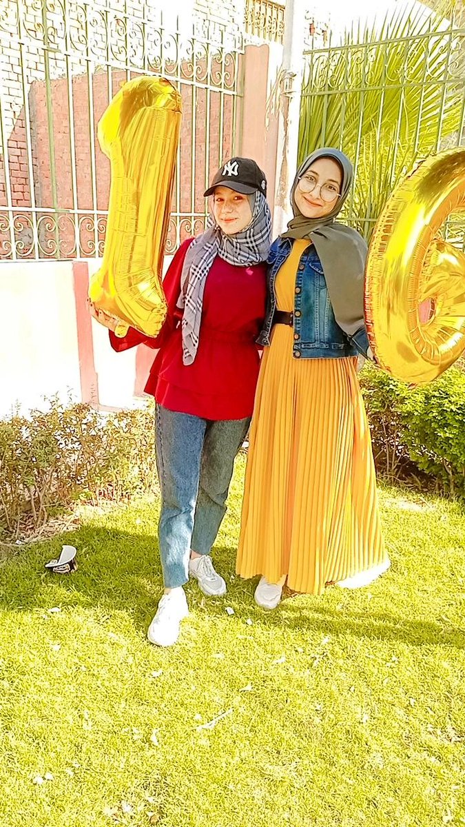 Shahd_M07amed's tweet photo. واخيرا بقي جه اليوم الي نزلت تتصور فيه وريحتنا 🥺😂💞💞 
بحبك 💞🙈 https://t.co/c76KtfGdTl