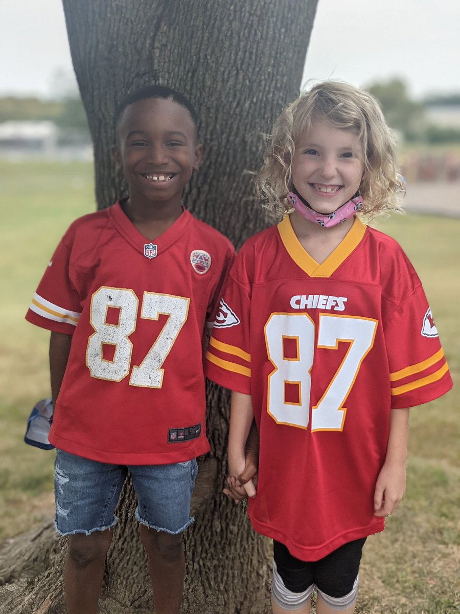 kchusker's tweet photo. "Gearing up for game day" in our @Chiefs red! We're big @tkelce fans here at @LWNKCSD ! #FortheFamily  #LWESCougars #hoco2021 https://t.co/KOO4sHG6Db