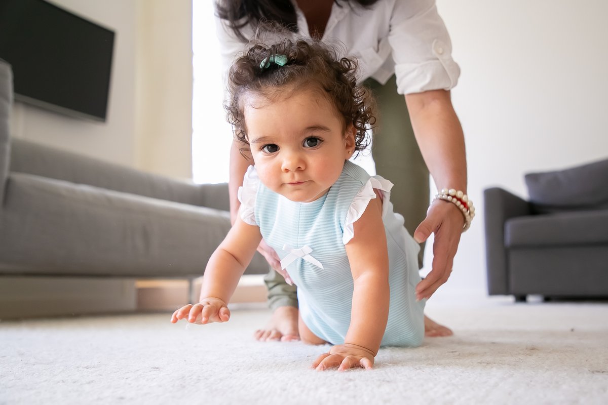 qdossafety's tweet photo. The best way to baby proof?
Get down on your hands and knees so that you can see the world as your baby does! https://t.co/W8doNAgf14