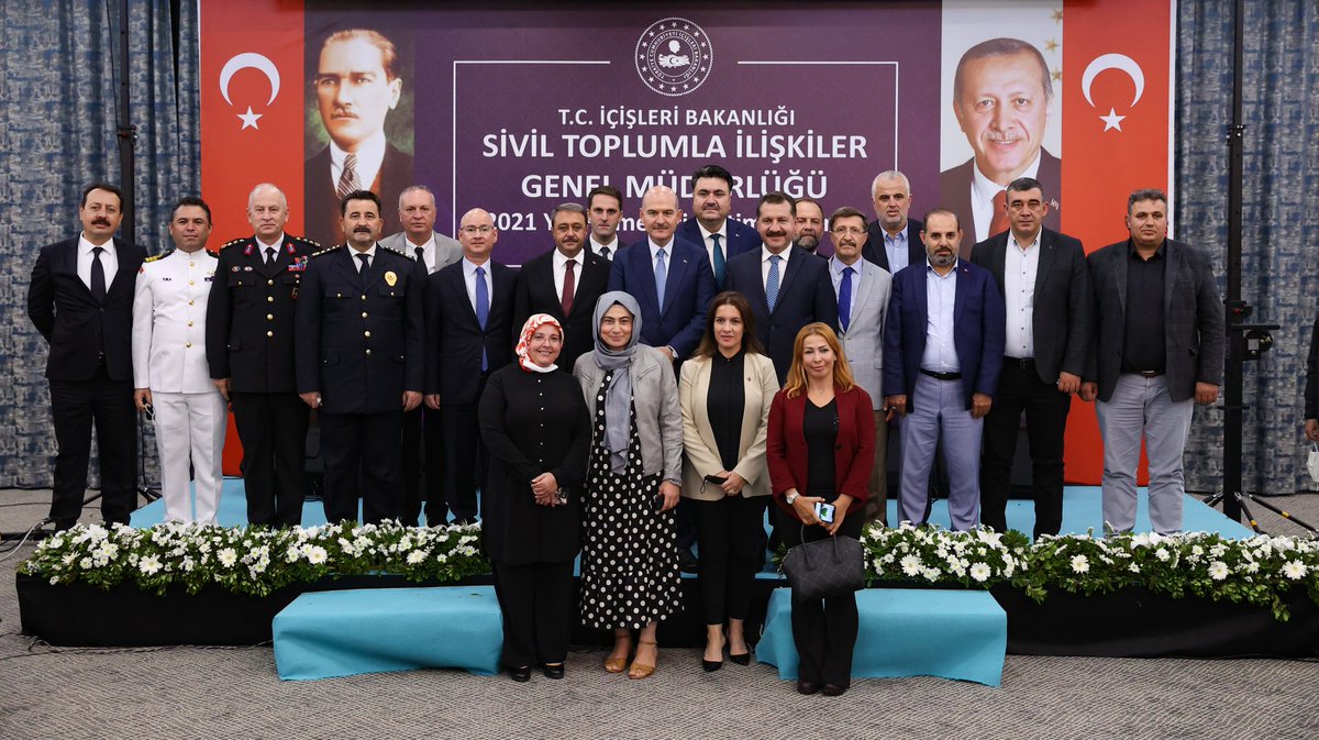 suleymansoylu's tweet photo. Sivil Toplum Kültürü, istişare kültürüdür.
Sivil Toplum Kültürü, haklılık ve birlik kültürüdür ve aynı zamanda medeniyetimizin bize mirasıdır...

Sivil Toplum Kültürü, gelecek nesillerimize bırakabileceğimiz en güzel hediyedir... https://t.co/DyIQ84El37