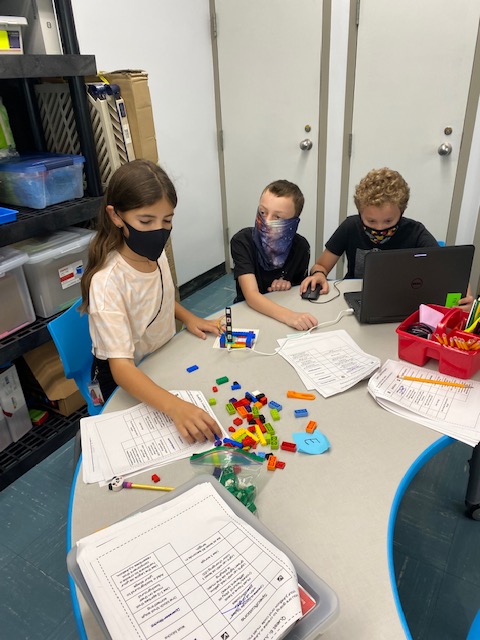 Our fourth grade is really having a great time in our Makerspace!  Lots of thinking going on!