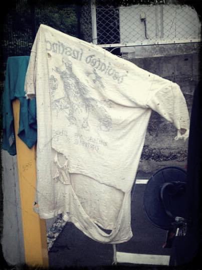 evolstak's tweet photo. シンスケくん(Death Dust Extractor)にプレゼントしたDeviated InstinctのオリヂナルTシャツ。笑
#deviatedinstinct #terminalfilthstenchcore https://t.co/1CjRqrIjhU